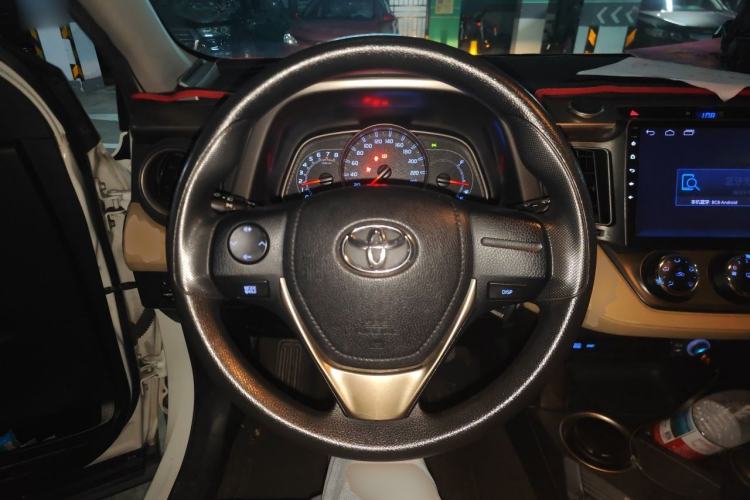 Used Toyota RAV4 2013 2.0L CVT Two-Wheel Drive Urban Edition Steering Wheel