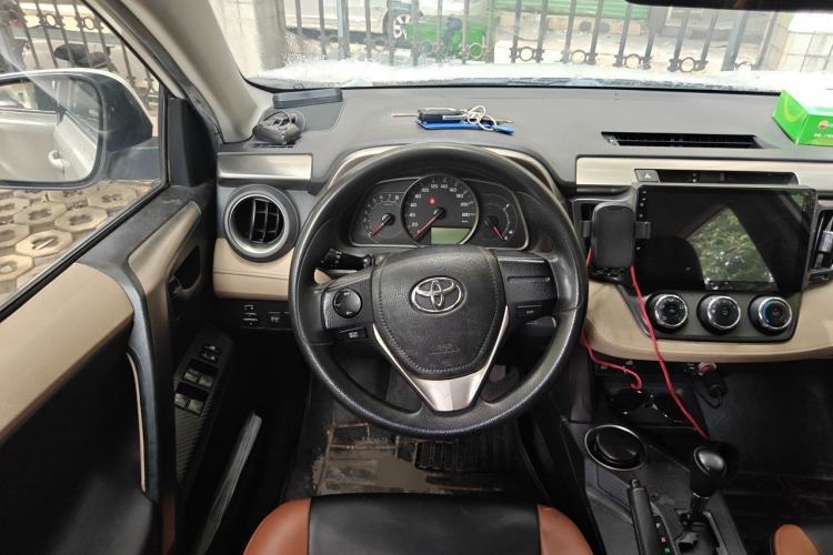 Used Toyota RAV4 2013 2.0L CVT Two-Wheel Drive Urban Edition Steering Wheel