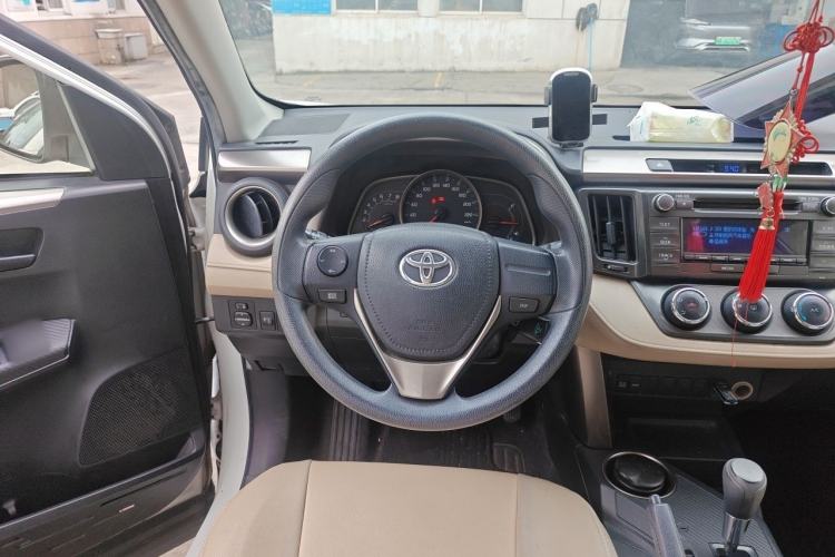 Used Toyota RAV4 2013 2.0L CVT Two-Wheel Drive Urban Edition Steering Wheel