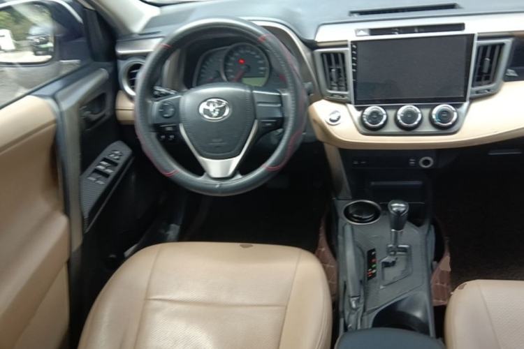 Used Toyota RAV4 2013 2.0L CVT Two-Wheel Drive Urban Edition Steering Wheel
