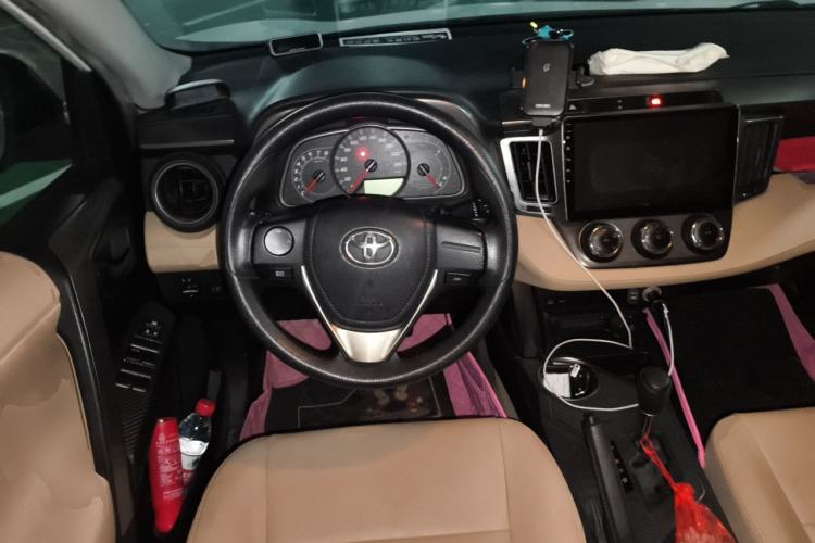 Used Toyota RAV4 2013 2.0L CVT Two-Wheel Drive Urban Edition Steering Wheel