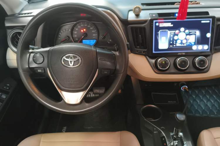 Used Toyota RAV4 2013 2.0L CVT Two-Wheel Drive Urban Edition Steering Wheel