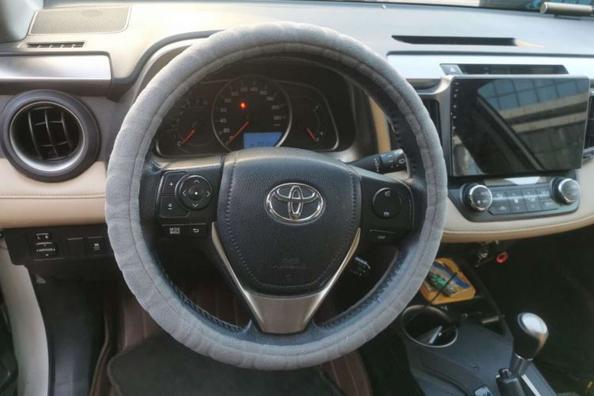 Used Toyota RAV4 2013 2.5L Automatic 4x4 Elite Edition Steering Wheel
