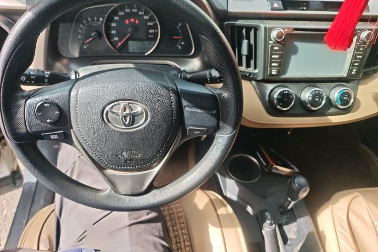 Used Toyota RAV4 2013 2.0L CVT Two-Wheel Drive Urban Edition Steering Wheel