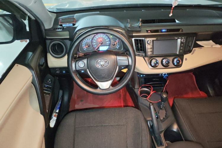 Used Toyota RAV4 2013 2.0L CVT Two-Wheel Drive Urban Edition Steering Wheel