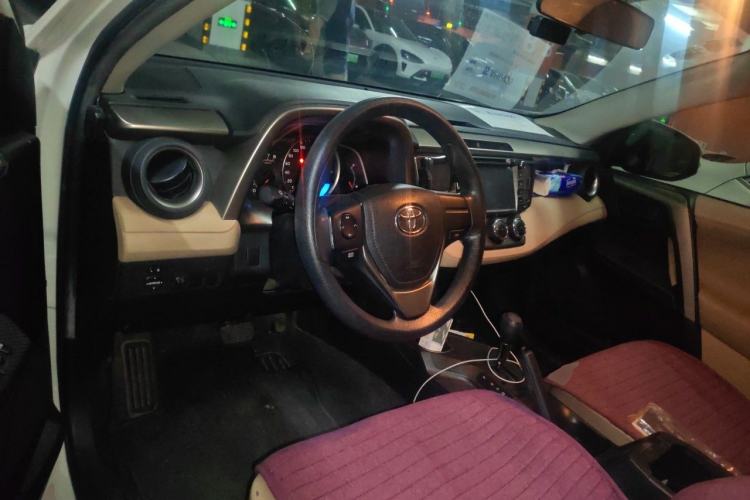 Used Toyota RAV4 2013 2.0L CVT Two-Wheel Drive Urban Edition Steering Wheel