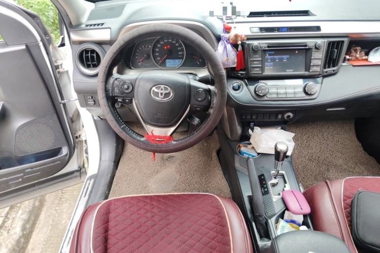 Used Toyota RAV4 2013 2.5L Automatic 4x4 Elite Edition Steering Wheel