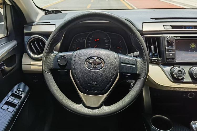 Used Toyota RAV4 2013 2.0L CVT Two-Wheel Drive Urban Edition Steering Wheel
