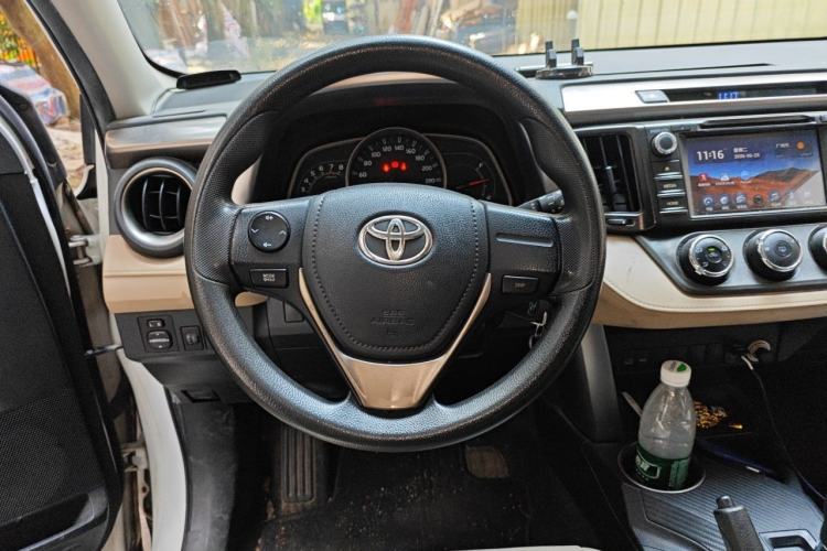 Used Toyota RAV4 2013 2.0L CVT Two-Wheel Drive Urban Edition Steering Wheel