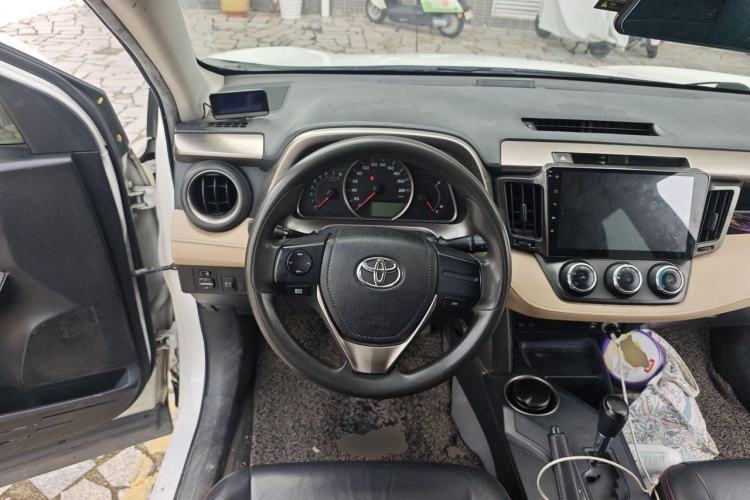 Used Toyota RAV4 2013 2.0L CVT Two-Wheel Drive Urban Edition Steering Wheel