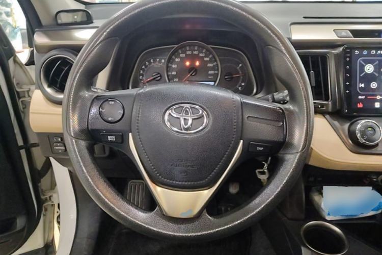 Used Toyota RAV4 2013 2.0L CVT Two-Wheel Drive Urban Edition Steering Wheel