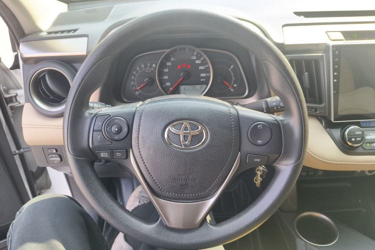 Used Toyota RAV4 2013 2.0L CVT Four-Wheel Drive Fashion Edition Steering Wheel