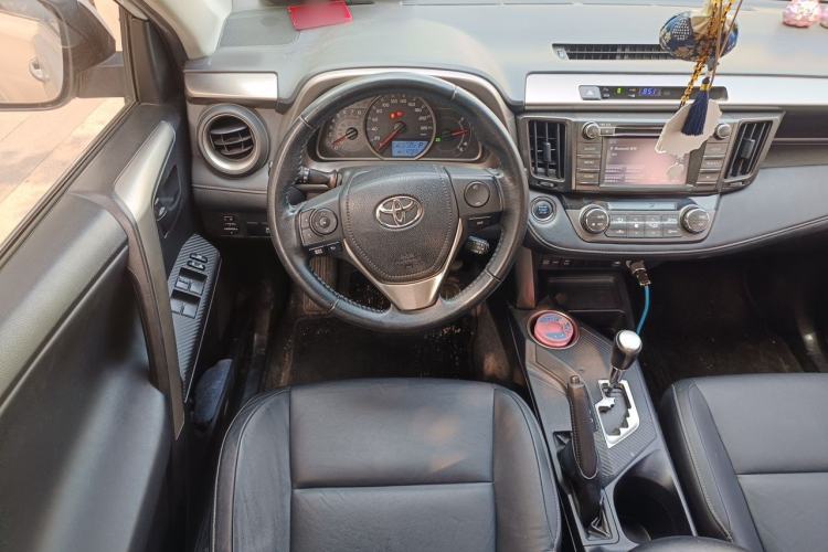 Used Toyota RAV4 2013 2.5L Automatic 4x4 Elite Edition Steering Wheel