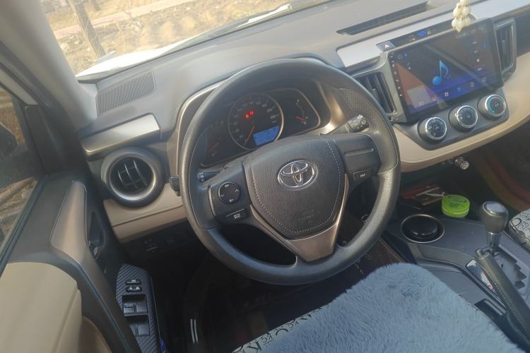 Used Toyota RAV4 2013 2.0L CVT Two-Wheel Drive Urban Edition Steering Wheel