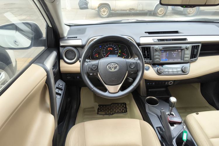 Used Toyota RAV4 2013 2.5L Automatic 4x4 Elite Edition Steering Wheel