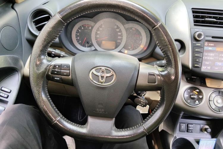 Used Toyota RAV4 2013 Special Edition 2.0L Automatic Elite Steering Wheel