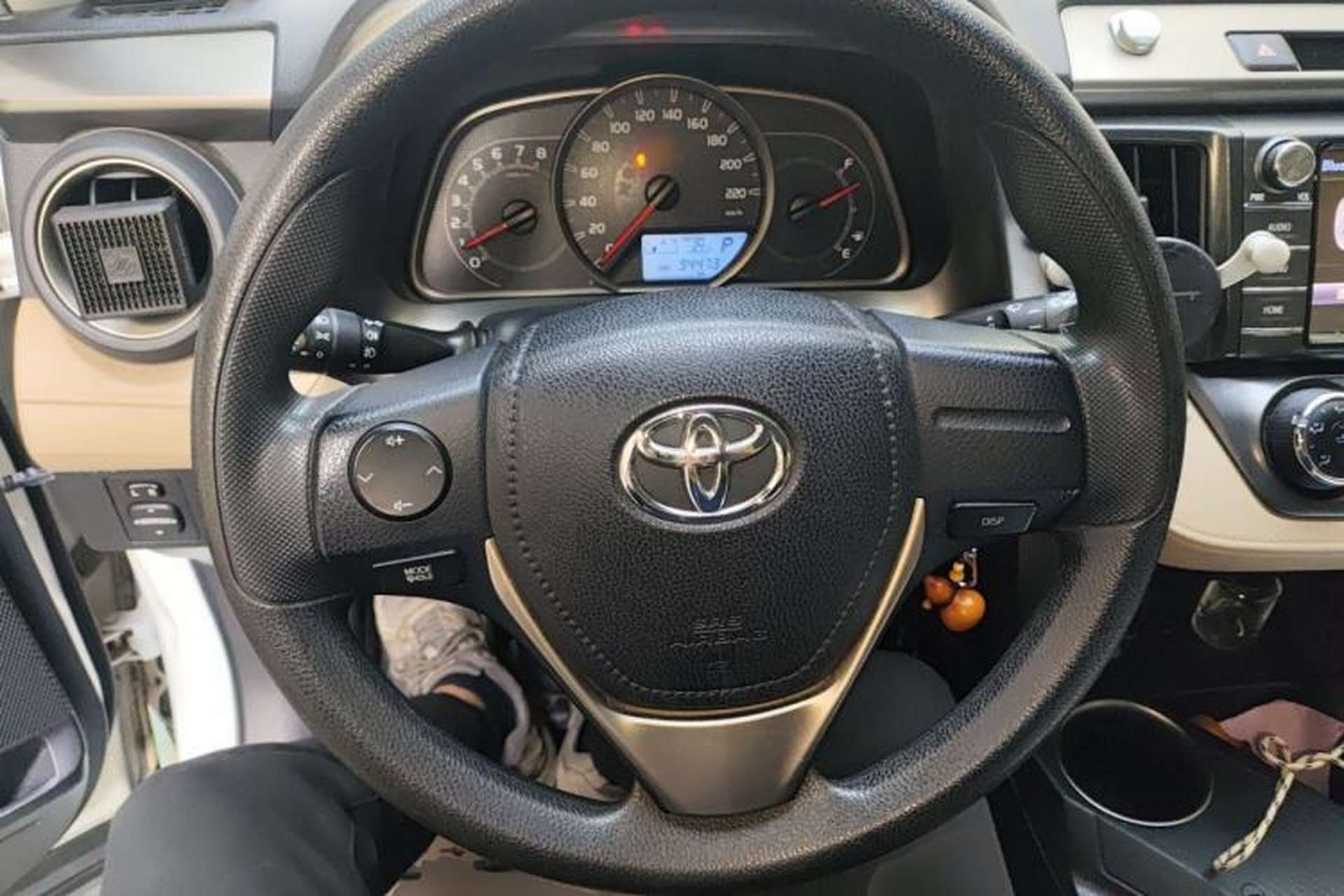 Used Toyota RAV4 2013 2.0L CVT Two-Wheel Drive Urban Edition Steering Wheel