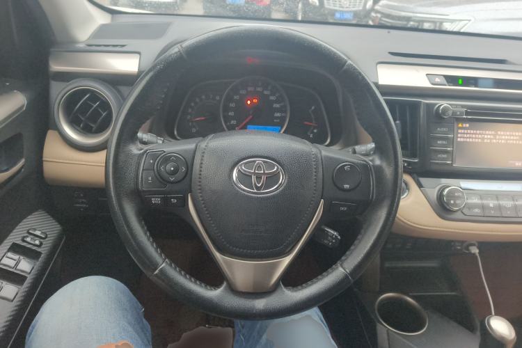 Used Toyota RAV4 2013 2.5L Automatic 4x4 Elite Edition Steering Wheel