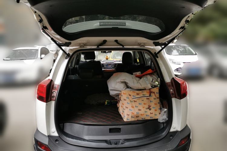 Used Toyota RAV4 2013 2.5L Automatic 4x4 Elite Edition Trunk