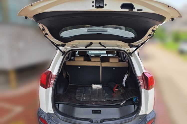 Used Toyota RAV4 2013 2.5L Automatic 4x4 Elite Edition Trunk