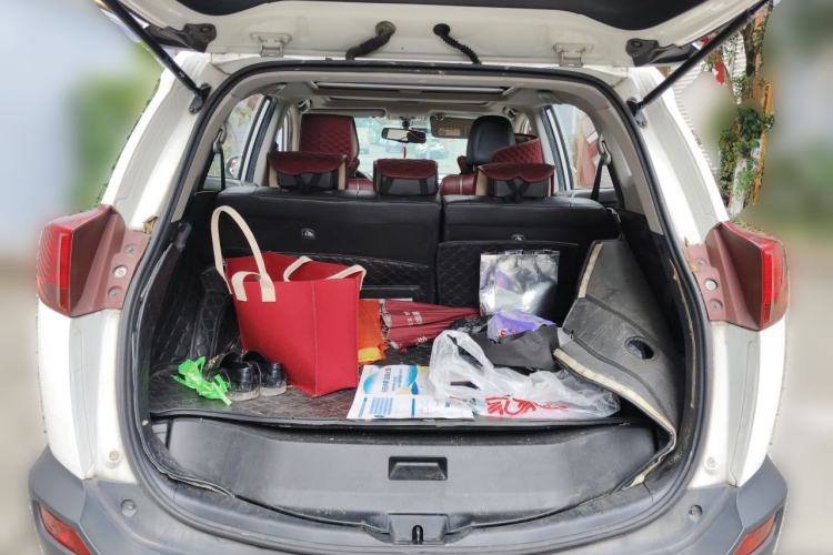 Used Toyota RAV4 2013 2.5L Automatic 4x4 Elite Edition Trunk