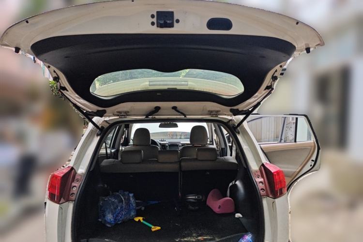 Used Toyota RAV4 2013 2.0L CVT Two-Wheel Drive Urban Edition Trunk