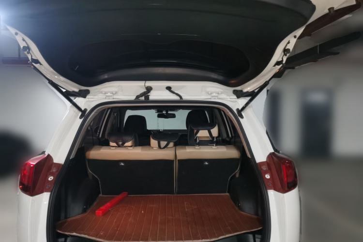 Used Toyota RAV4 2013 2.5L Automatic 4x4 Elite Edition Trunk