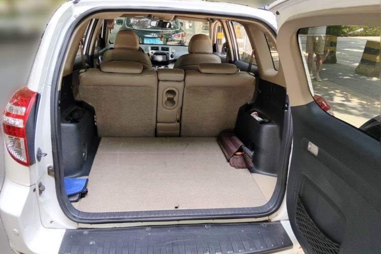 Used Toyota RAV4 2013 Special Edition 2.0L Automatic Elite Trunk