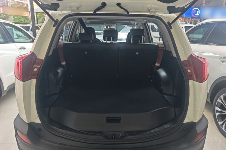 Used Toyota RAV4 2013 2.5L Automatic 4x4 Elite Edition Trunk