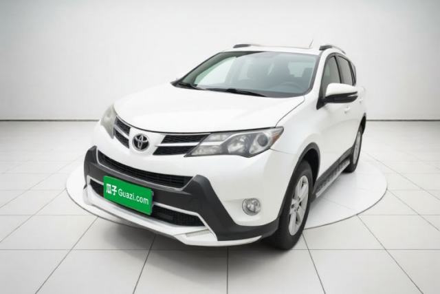 Toyota RAV4 2013 2.0L Manual Two-Wheel Drive Urban Edition مستعملة