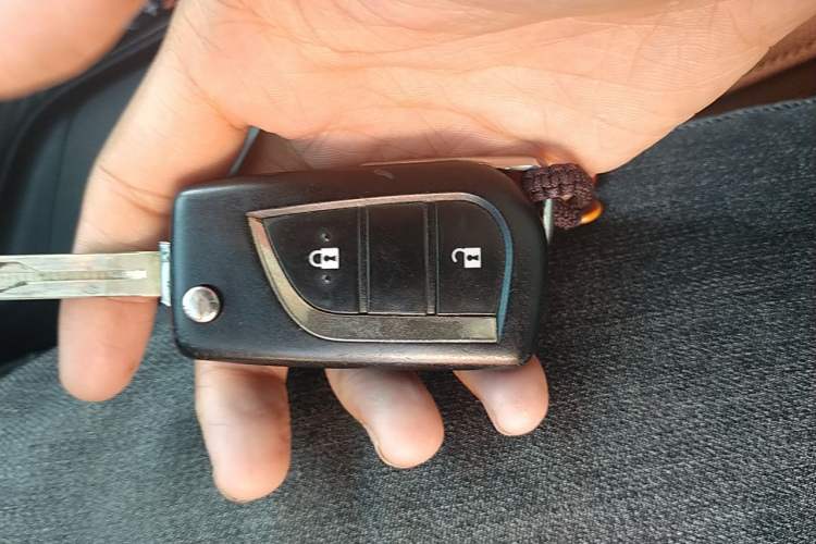 Used Toyota RAV4 2013 2.0L CVT Two-Wheel Drive Urban Edition Vehicle Key