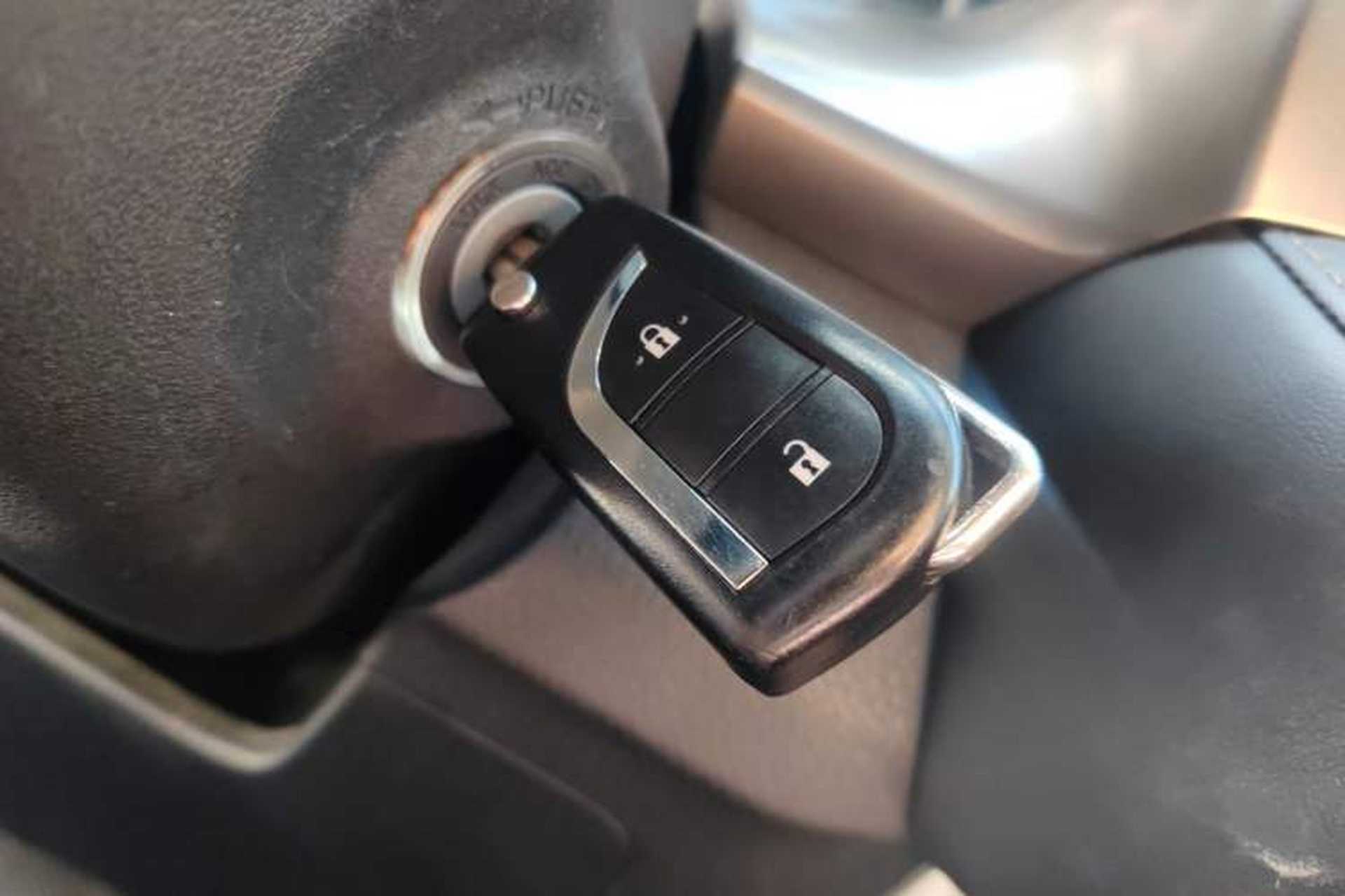 Used Toyota RAV4 2013 2.0L CVT Four-Wheel Drive Fashion Edition Vehicle Key
