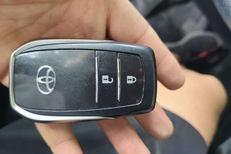 Used Toyota RAV4 2013 2.0L CVT Four-Wheel Drive New Edition Vehicle Key