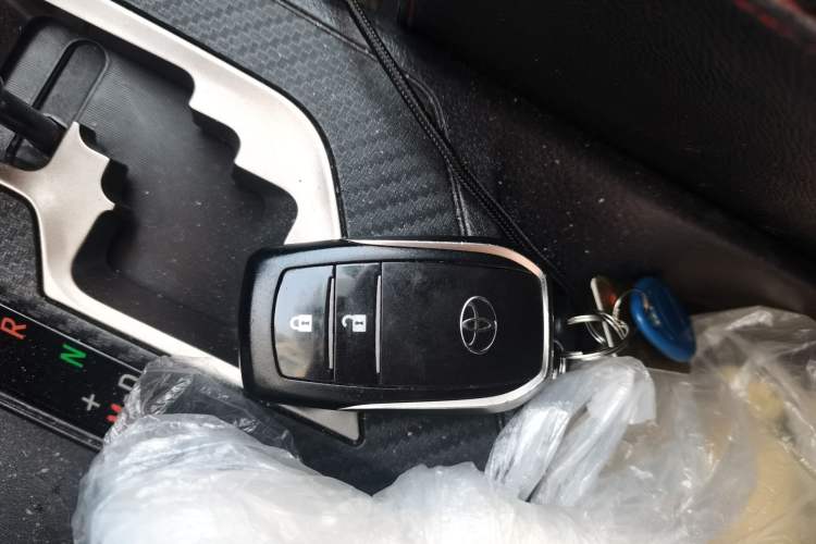 Used Toyota RAV4 2013 2.0L CVT Four-Wheel Drive New Edition Vehicle Key