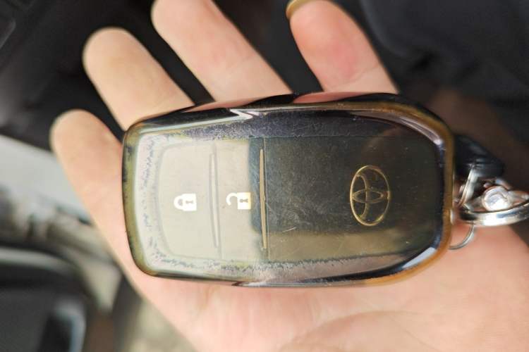 Used Toyota RAV4 2013 2.5L Automatic 4x4 Elite Edition Vehicle Key