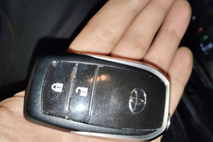 Used Toyota RAV4 2013 2.5L Automatic 4x4 Elite Edition Vehicle Key