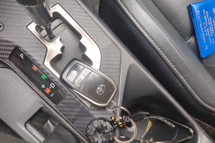 Used Toyota RAV4 2013 2.0L CVT Four-Wheel Drive New Edition Vehicle Key
