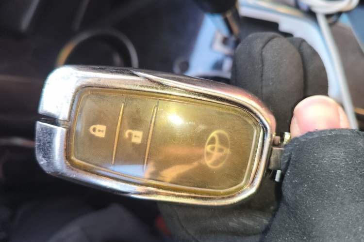 Used Toyota RAV4 2013 2.5L Automatic 4x4 Luxury Edition Vehicle Key