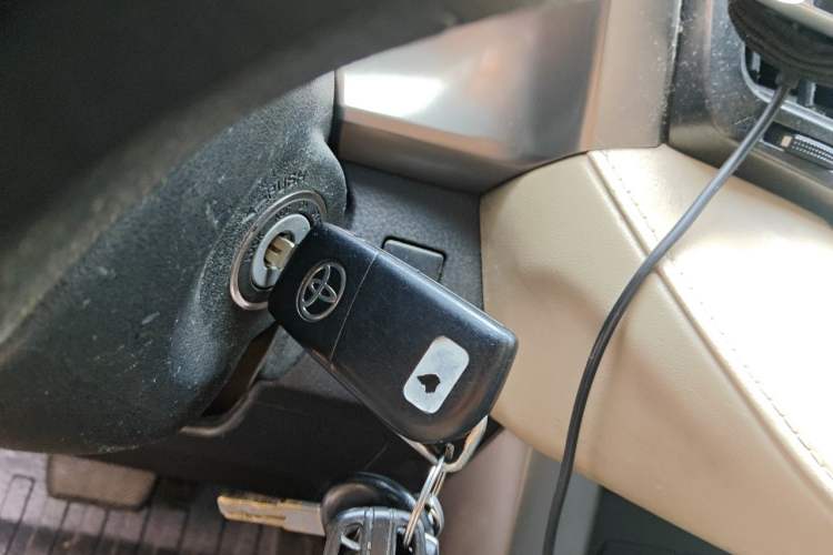 Used Toyota RAV4 2013 2.0L CVT Two-Wheel Drive Urban Edition Vehicle Key