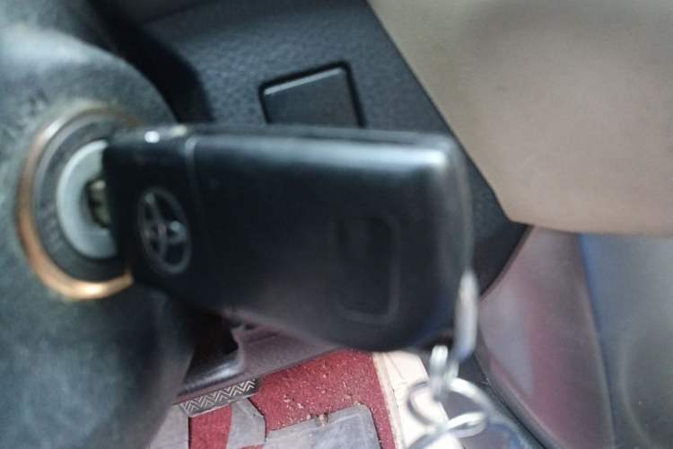 Used Toyota RAV4 2013 2.0L CVT Two-Wheel Drive Urban Edition Vehicle Key