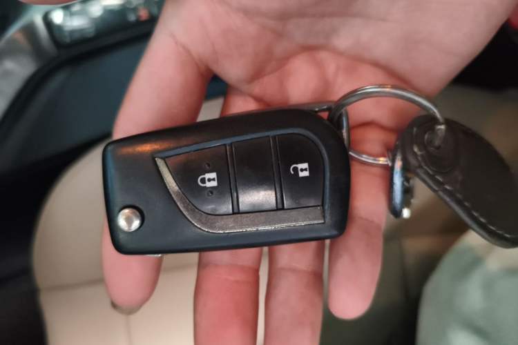Used Toyota RAV4 2013 2.0L CVT Two-Wheel Drive Urban Edition Vehicle Key