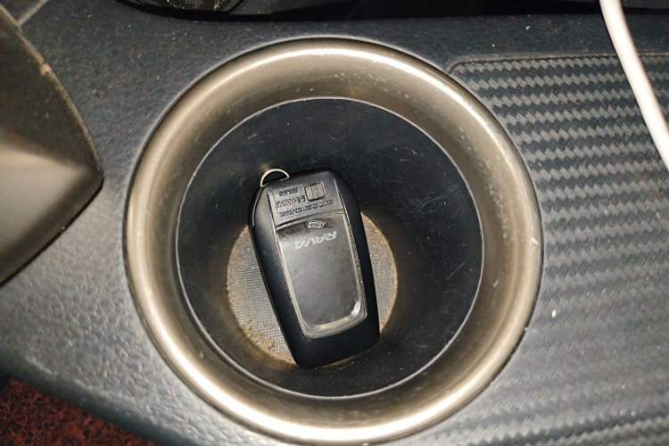 Used Toyota RAV4 2013 2.5L Automatic 4x4 Elite Edition Vehicle Key