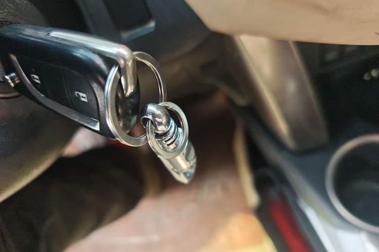 Used Toyota RAV4 2013 2.0L CVT Two-Wheel Drive Urban Edition Vehicle Key