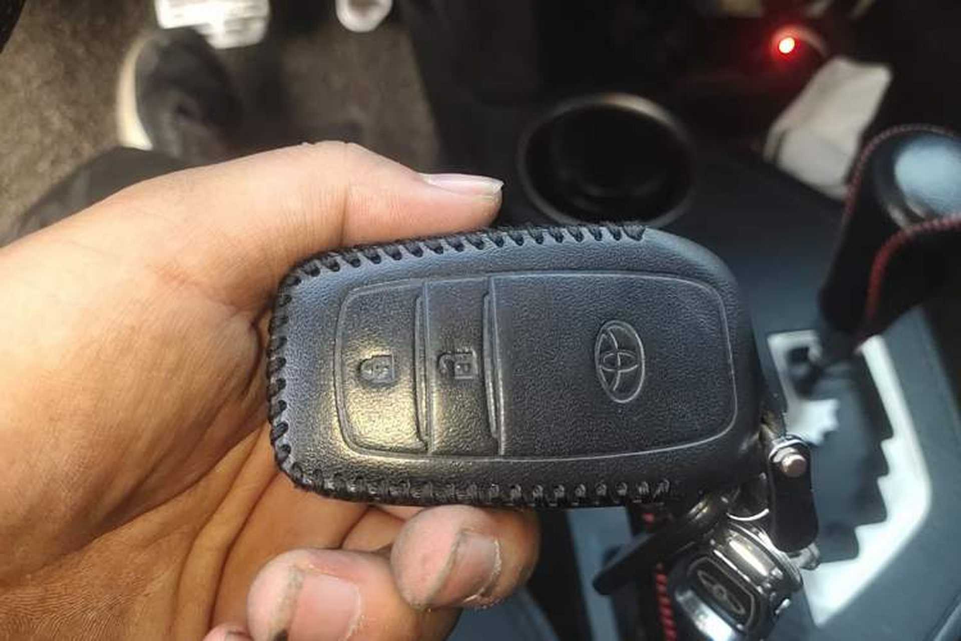 Used Toyota RAV4 2013 2.0L CVT Four-Wheel Drive New Edition Vehicle Key
