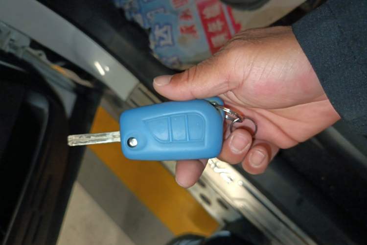 Used Toyota RAV4 2013 2.0L CVT Four-Wheel Drive Fashion Edition Vehicle Key