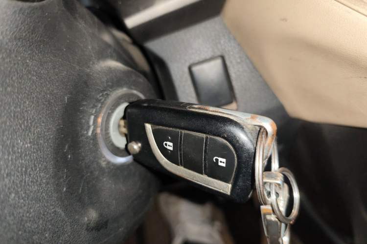 Used Toyota RAV4 2013 2.0L CVT Two-Wheel Drive Urban Edition Vehicle Key