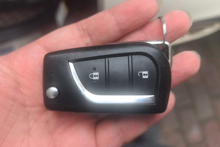 Used Toyota RAV4 2013 2.0L CVT Two-Wheel Drive Urban Edition Vehicle Key