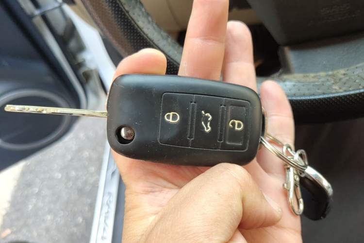 Used Toyota RAV4 2013 Special Edition 2.0L Automatic Classic Vehicle Key