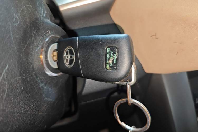 Used Toyota RAV4 2013 2.0L CVT Two-Wheel Drive Urban Edition Vehicle Key