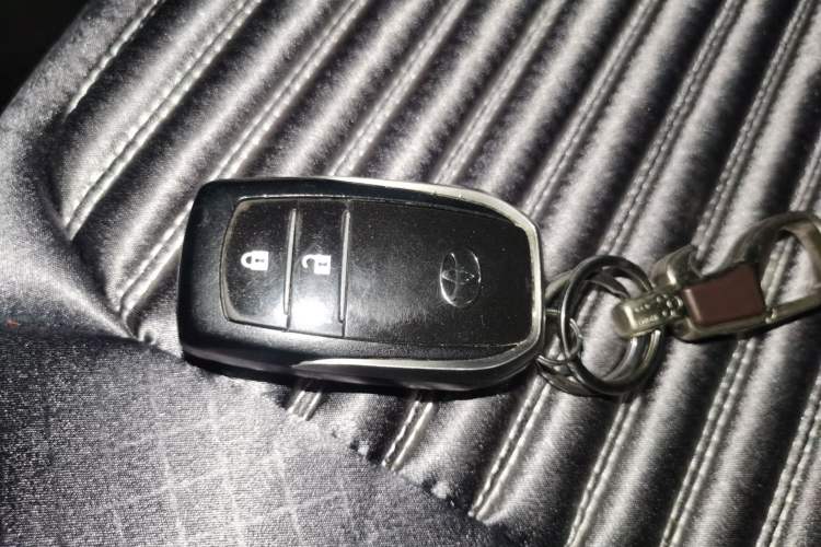 Used Toyota RAV4 2013 2.5L Automatic 4x4 Elite Edition Vehicle Key